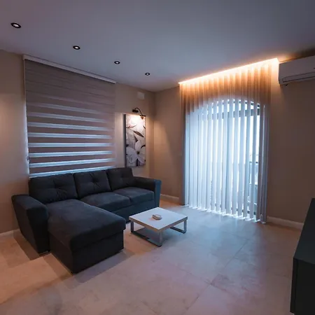 Modern 2 Bed & 2 Bth Apartament Sliema