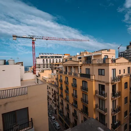 Modern 2 Bed & 2 Bth Sliema